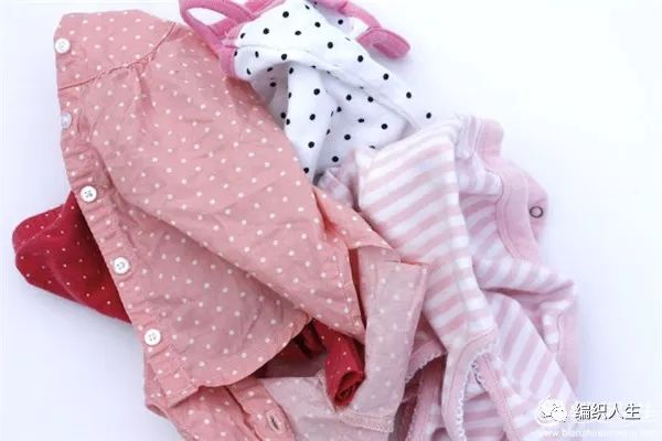 宝宝变小的衣服怎么处理,衣服旧了改造变新衣