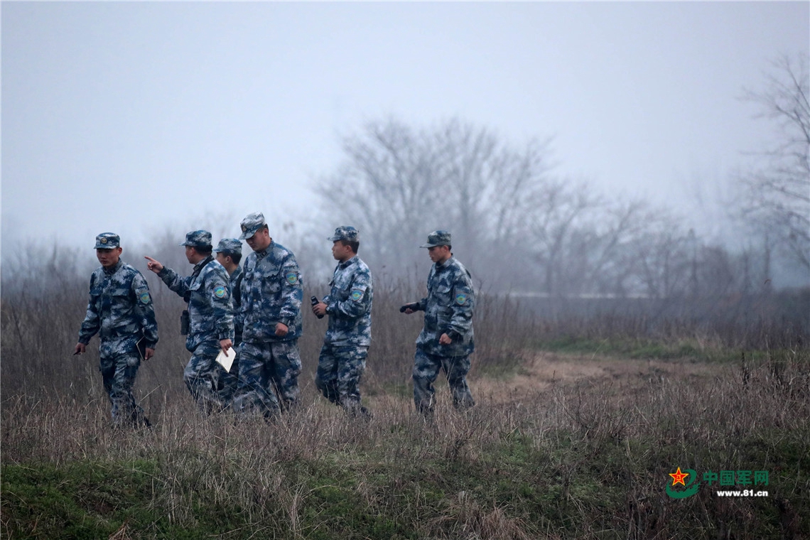 夜航驾驶船,夜航飞机巡逻