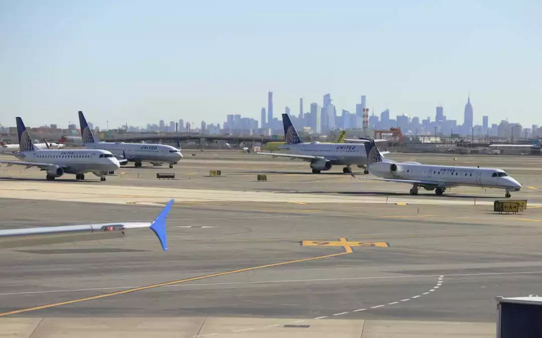 体验19个小时飞机,体验时间最长的航班