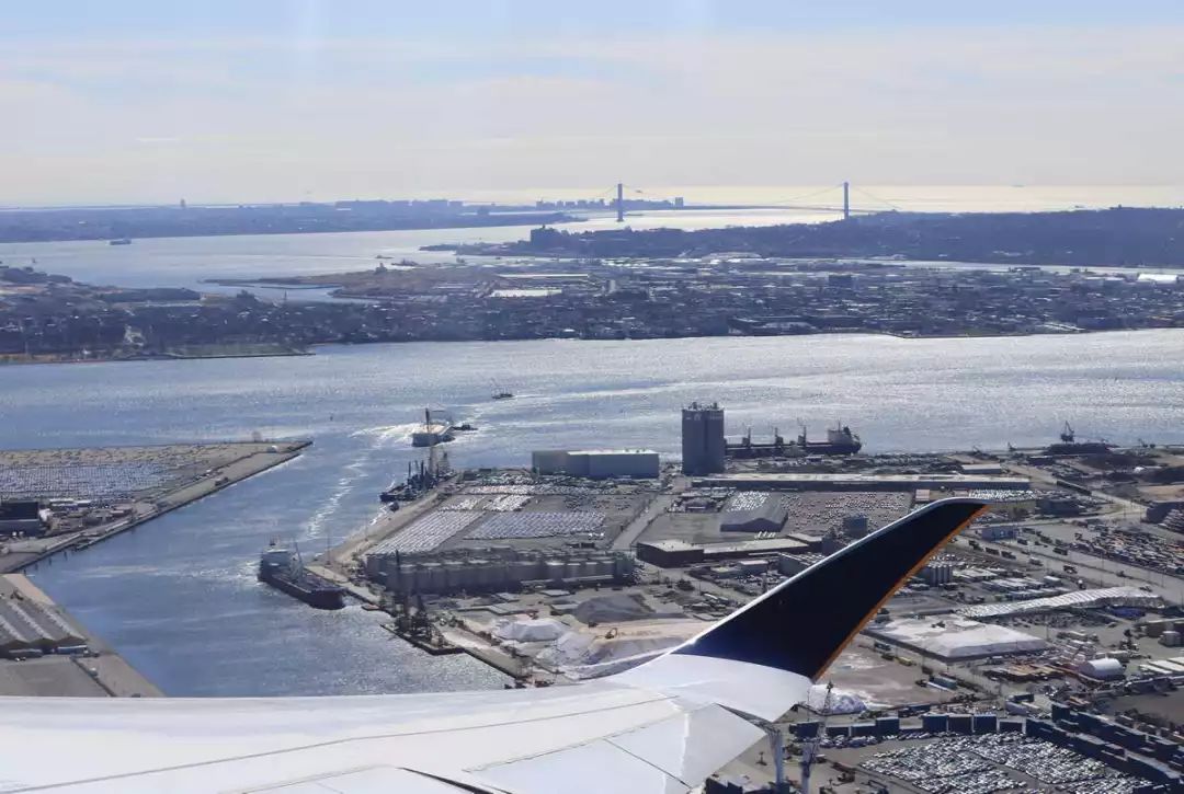 体验19个小时飞机,体验时间最长的航班