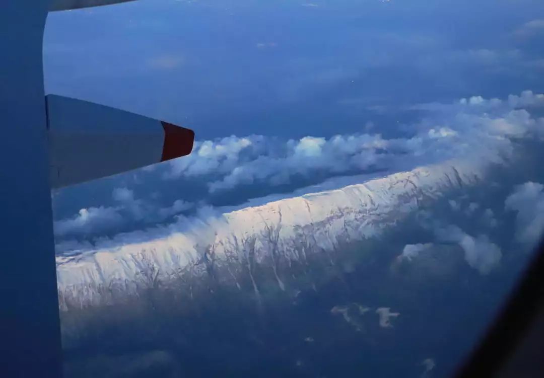 体验19个小时飞机,体验时间最长的航班