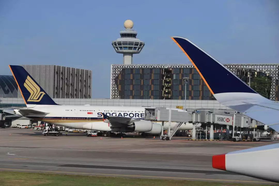 体验19个小时飞机,体验时间最长的航班