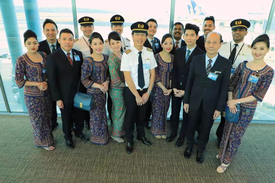 体验19个小时飞机,体验时间最长的航班