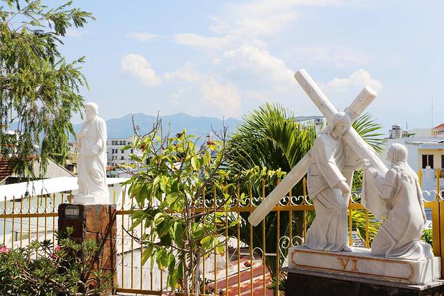 越南旅游芽庄和岘港对比,越南芽庄和河内