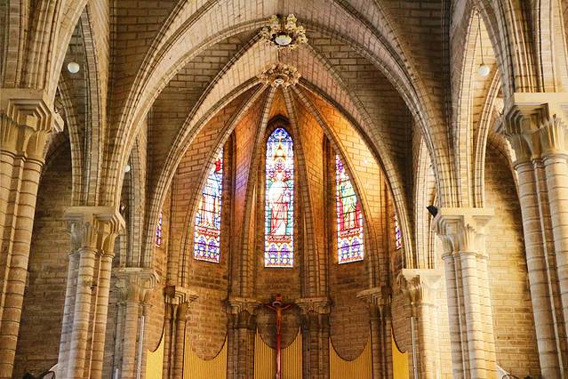 越南旅游芽庄和岘港对比,越南芽庄和河内