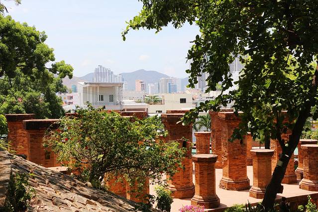 越南旅游芽庄和岘港对比,越南芽庄和河内