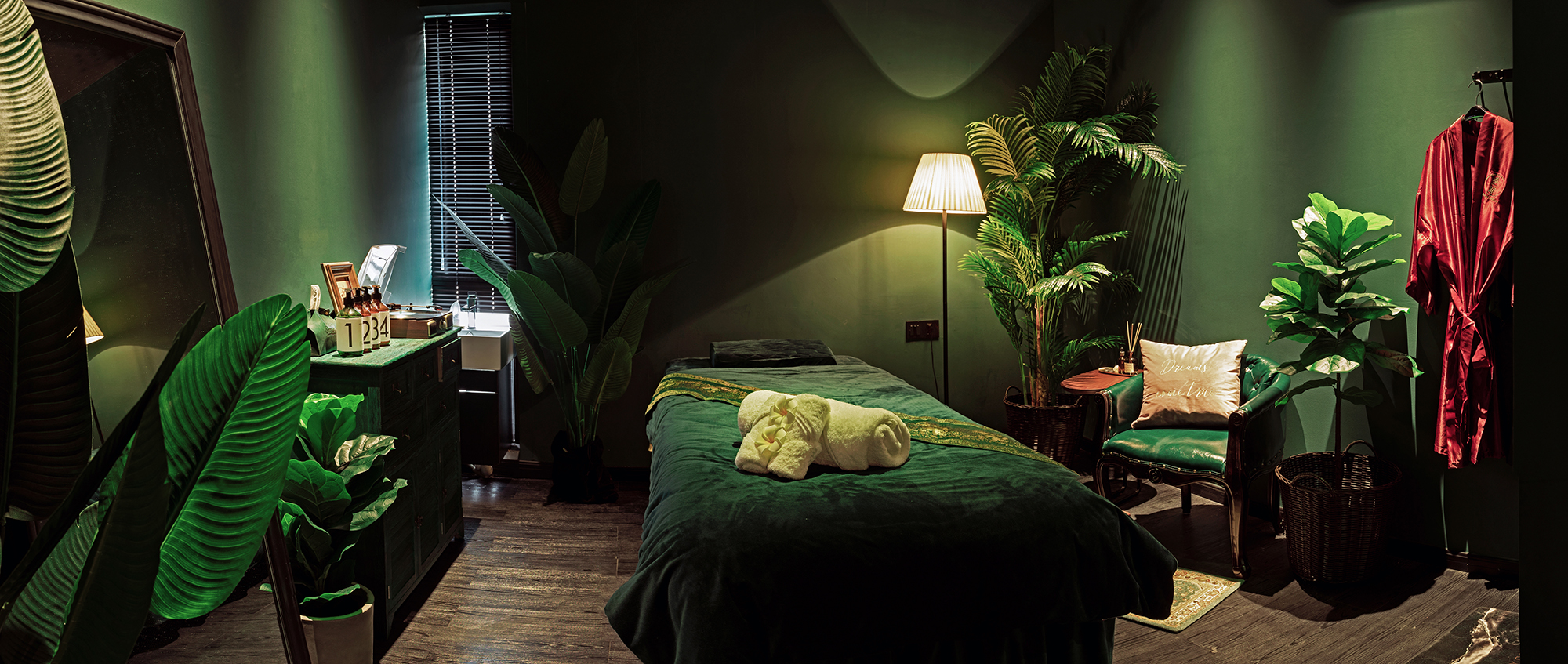 灯灯灯凳创意有限公司|AROMADREAM泰寐泰式按摩水疗店