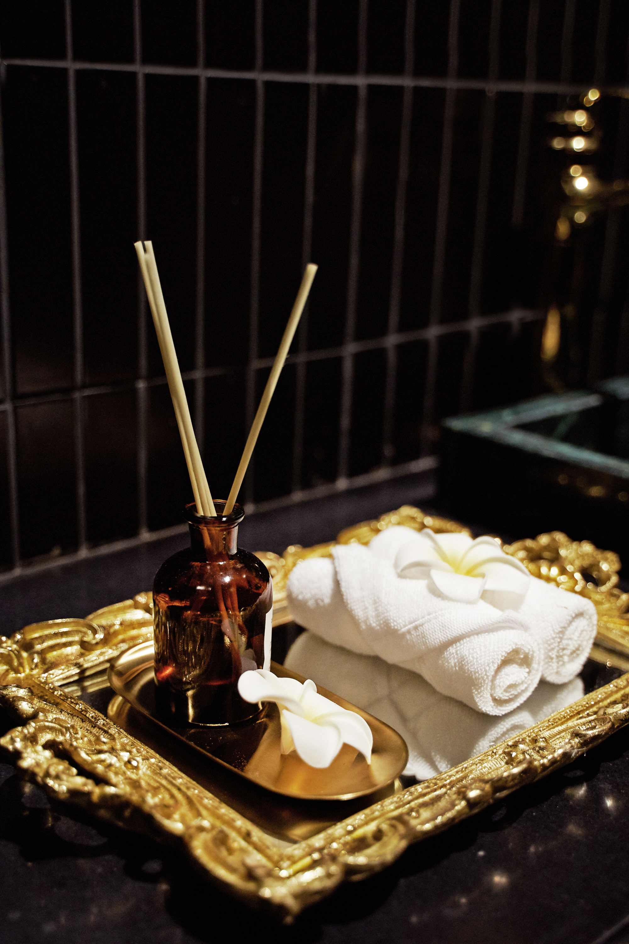 灯灯灯凳创意有限公司|AROMADREAM泰寐泰式按摩水疗店