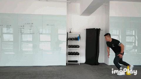 踢足球速度慢结合球的能力差,踢足球每天必练的4个动作