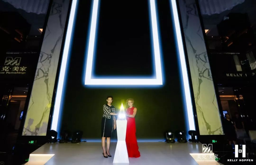 她是好莱坞名人最渴望合作设计师，英国女王为她颁奖，她的作品为啥会有如此大的魅力？