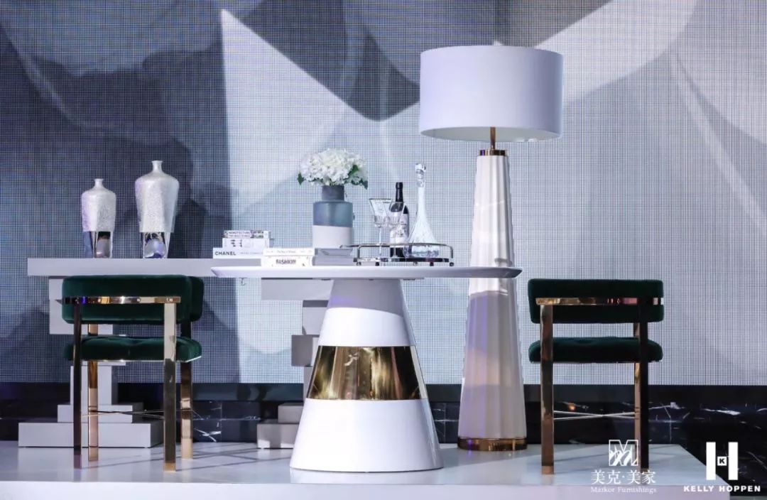 她是好莱坞名人最渴望合作设计师，英国女王为她颁奖，她的作品为啥会有如此大的魅力？