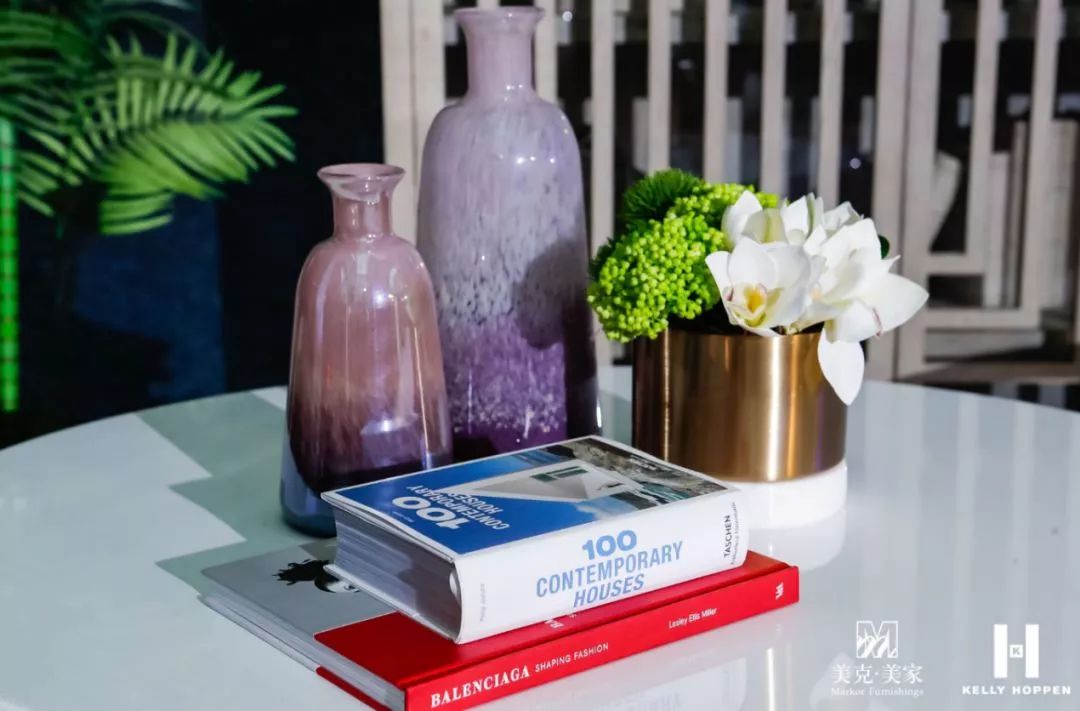 她是好莱坞名人最渴望合作设计师，英国女王为她颁奖，她的作品为啥会有如此大的魅力？