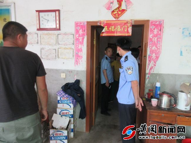 小伙包工头吵架,小伙与包工头吵架