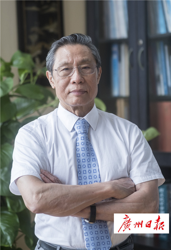 钟南山院士谈医学类招生,钟南山院士说报考医学的学生人数