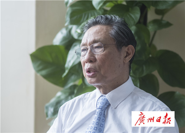 钟南山院士谈医学类招生,钟南山院士说报考医学的学生人数