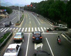 闯红灯如何学法免分,怎么样才算是闯红灯文字解答