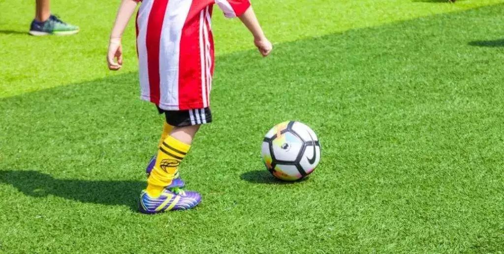 足球特色幼儿园如何创办的,足球特色幼儿园存在问题