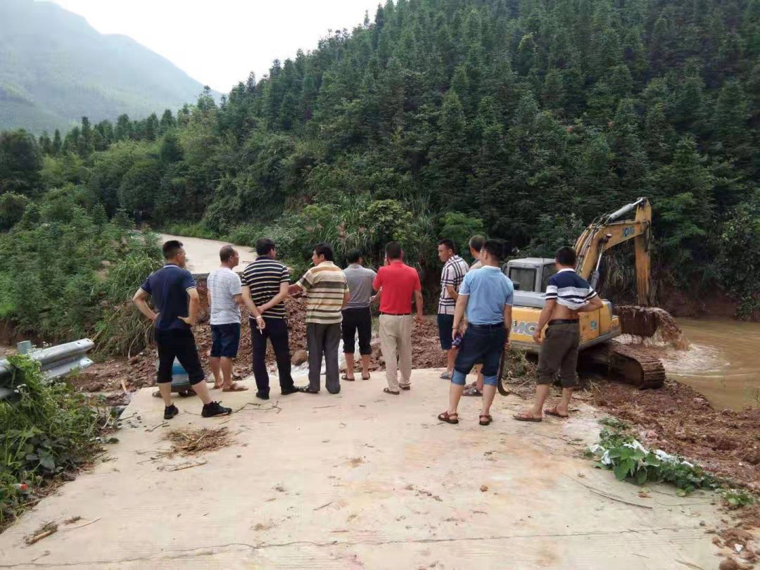 白关镇抗洪抢险,全力做好重点区域抗洪抢险工作