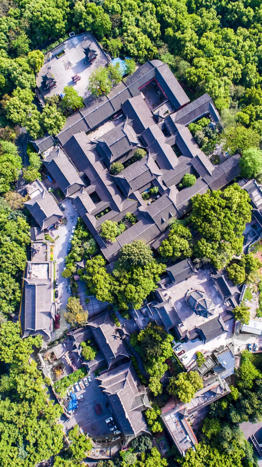 「荐读」朋友圈消失两年，他独自航拍中国，照片惊艳世界