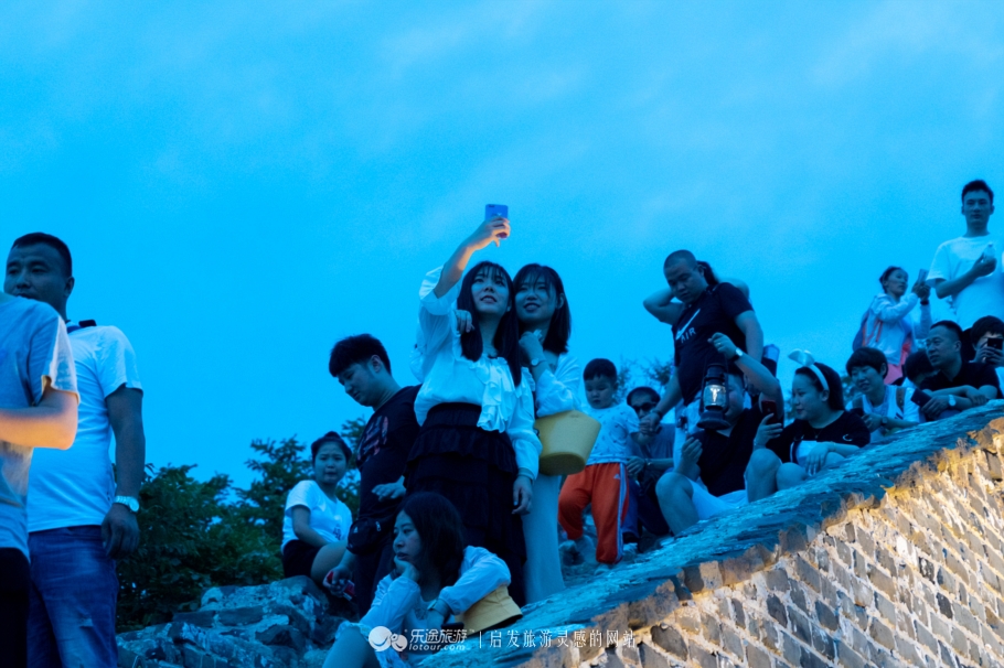 提灯游司马台长城，看古北水镇的温婉夜