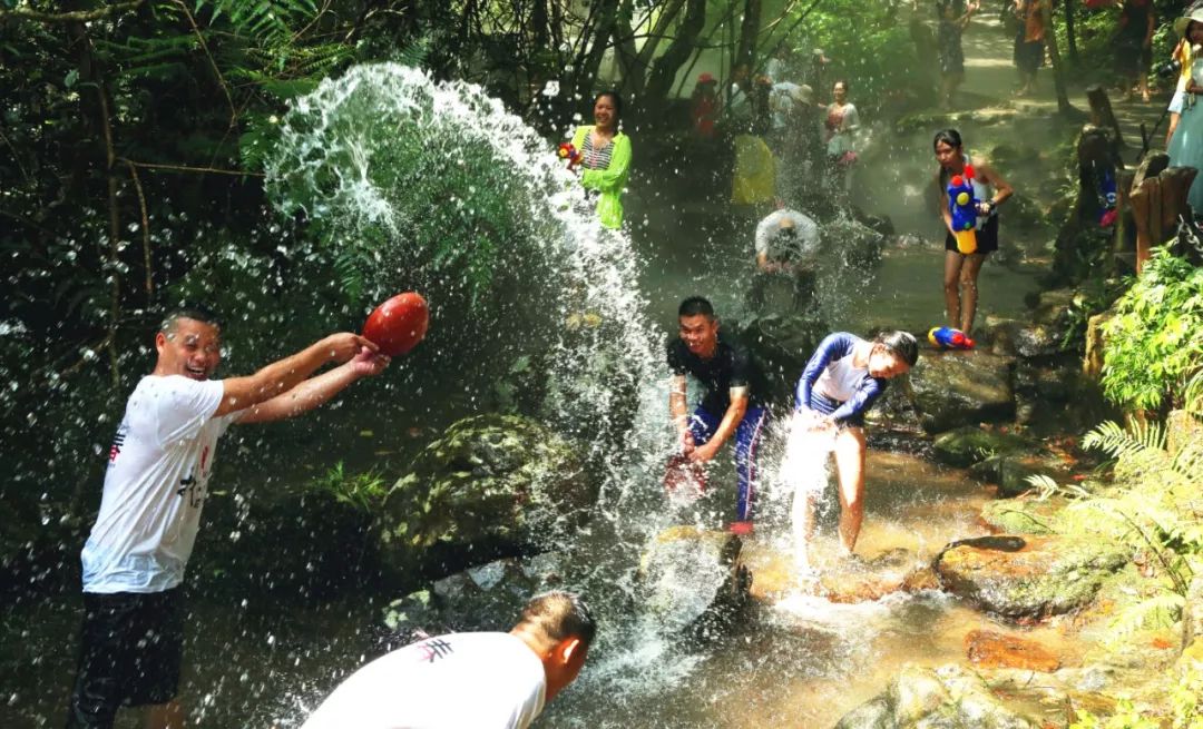 攻略|免费玩！水球大战、玻璃滑道、溜索、汉服穿越……桂林红溪森林瀑布满足你N个夏日期待