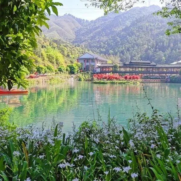 攻略|免费玩！水球大战、玻璃滑道、溜索、汉服穿越……桂林红溪森林瀑布满足你N个夏日期待