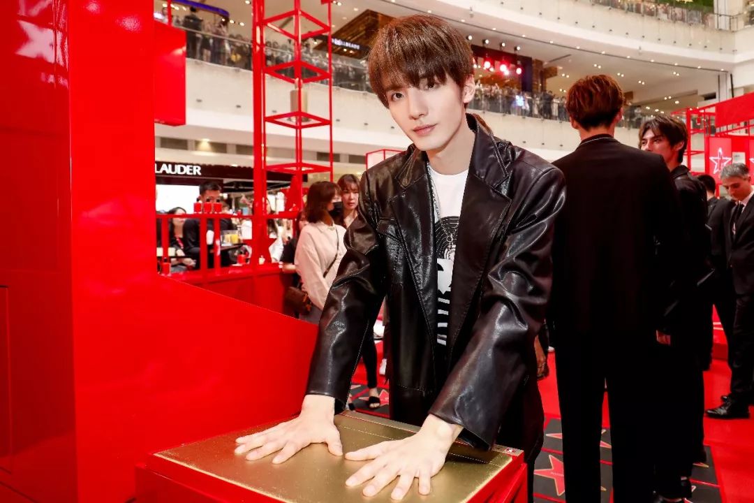 史上最红!超好拍的时髦“集妆箱”又来啦