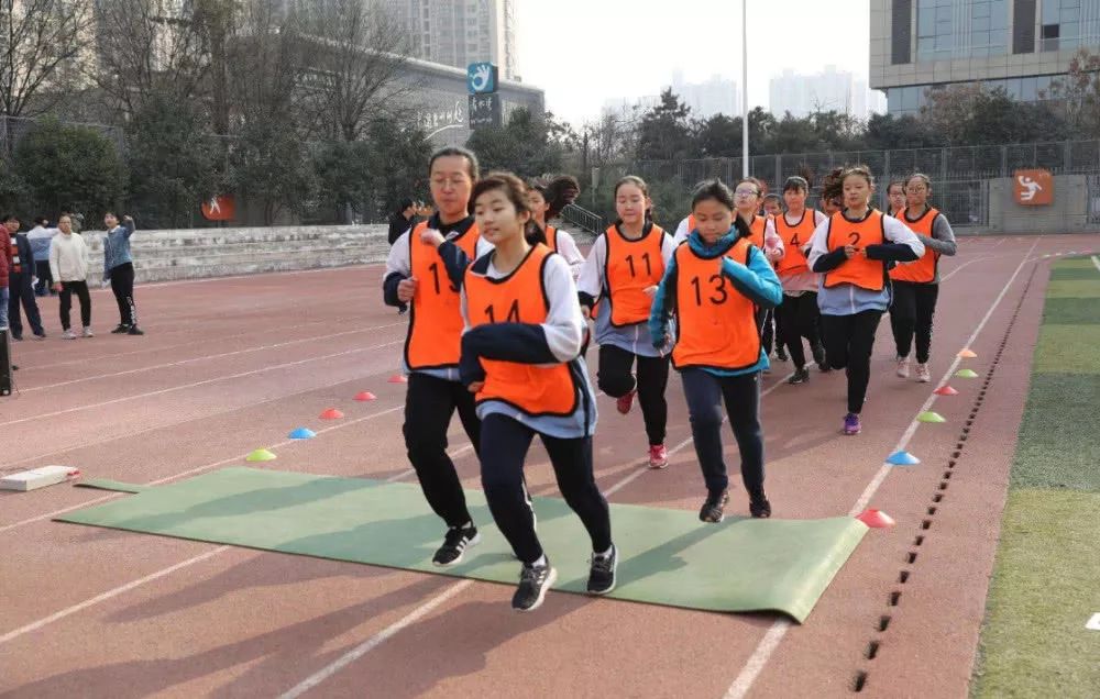 各年级暑假体育作业完整版,暑假体育作业视频