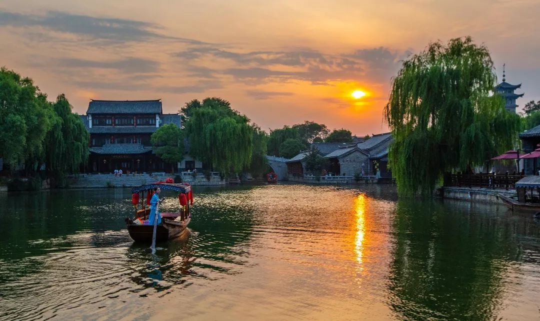 想在这温柔如风的夏天，和台儿庄古城客栈邂逅