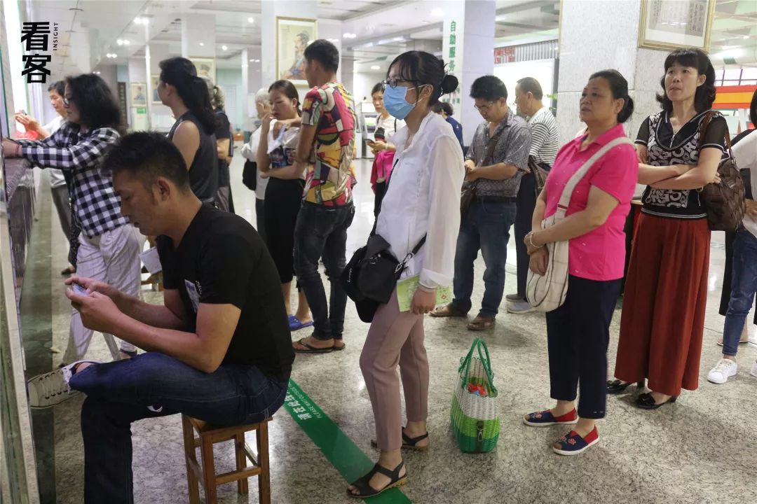 跑腿小哥三年102万,跑腿小哥日常生活