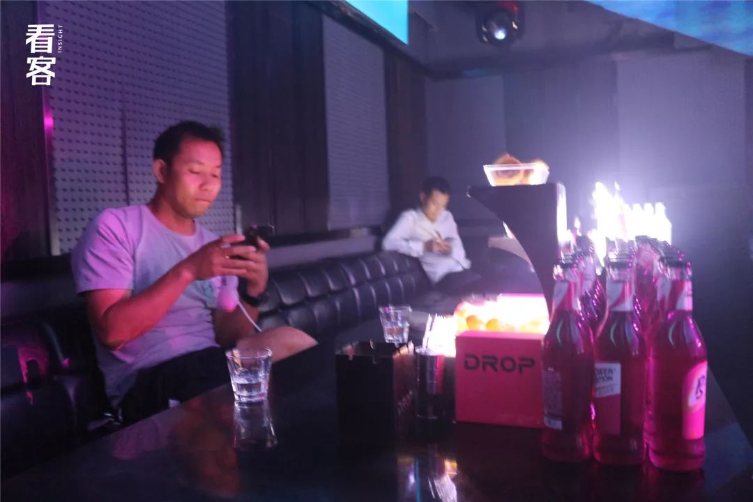 跑腿小哥三年102万,跑腿小哥日常生活