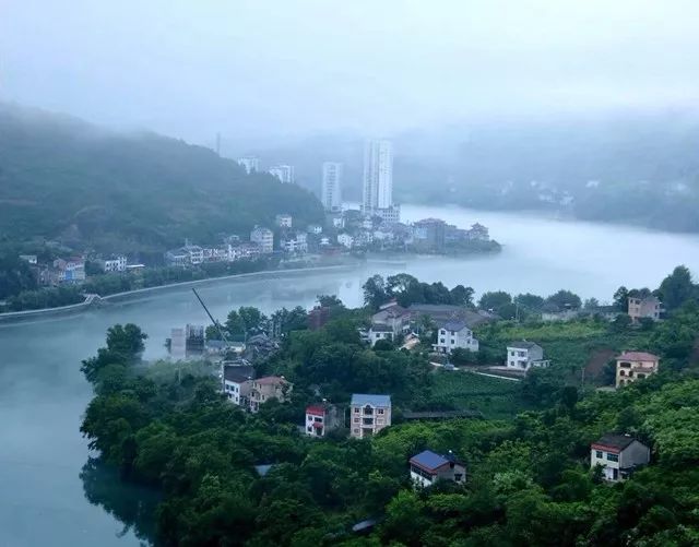 长阳是一个山清水秀的好地方,长阳很美的城