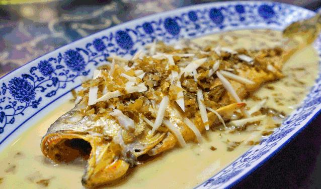 这座跟着周杰伦空降热搜的杨梅味小城，休渔期也能让你吃得满嘴鲜