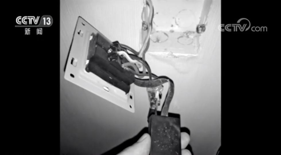 可怕！室友均为男性，女子洗澡时却发现女性护肤品，拿起一看仓皇逃跑