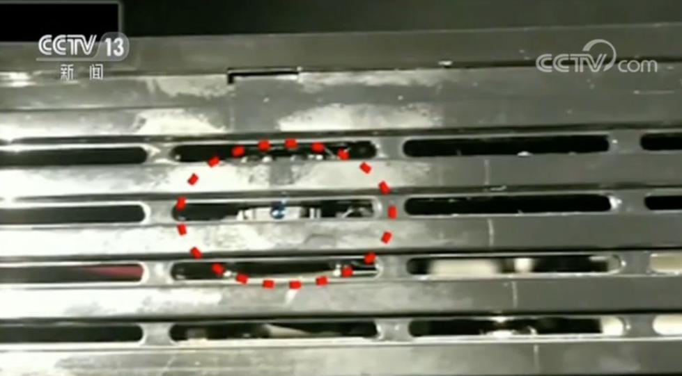 可怕！室友均为男性，女子洗澡时却发现女性护肤品，拿起一看仓皇逃跑