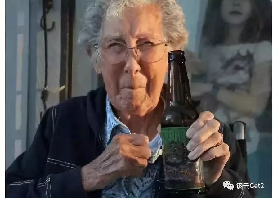 70岁老人带癌症去旅行,老人得癌症去各地旅游