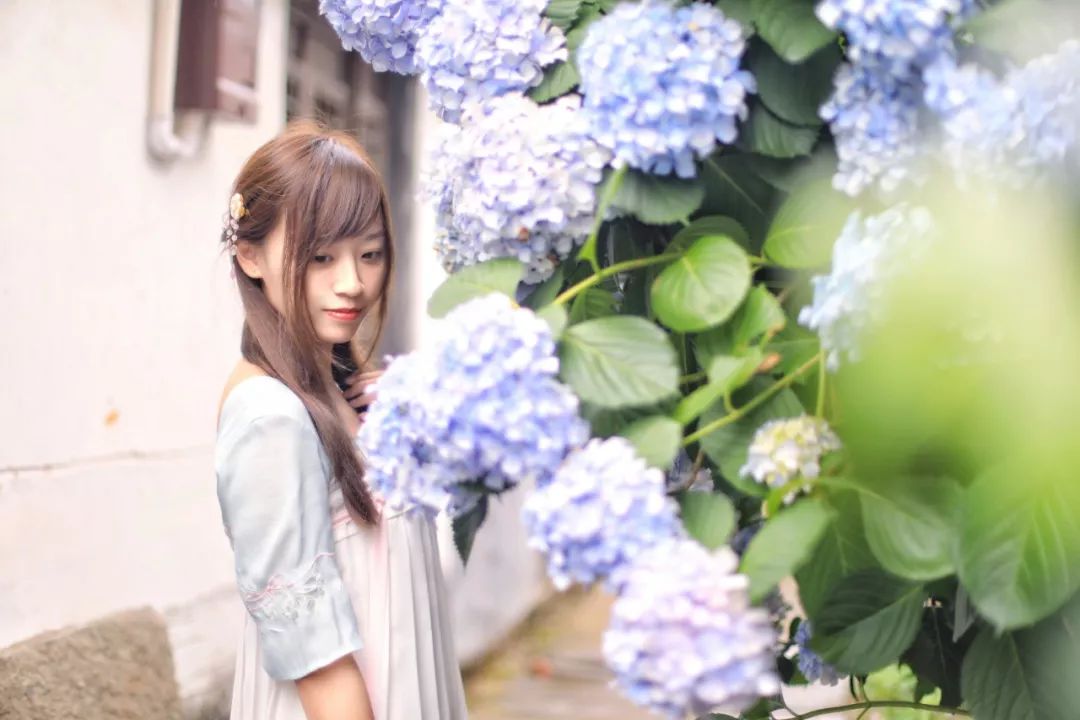 这座跟着周杰伦空降热搜的杨梅味小城，休渔期也能让你吃得满嘴鲜