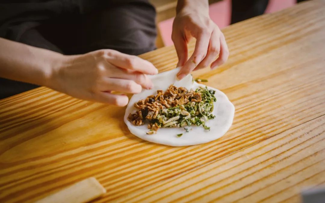 这座跟着周杰伦空降热搜的杨梅味小城，休渔期也能让你吃得满嘴鲜