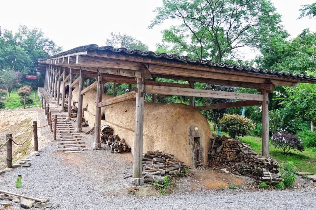 这座跟着周杰伦空降热搜的杨梅味小城，休渔期也能让你吃得满嘴鲜