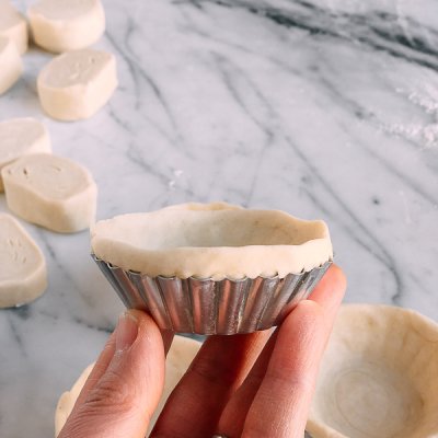 葡式蛋挞是酥皮的吗,澳门葡式蛋挞的特点是什么