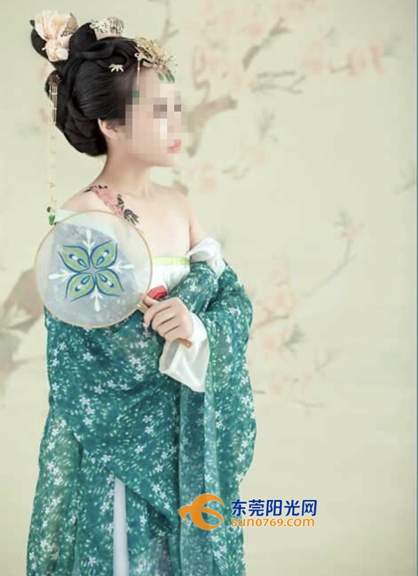 女子被套路拍写真,女孩为了拍艺术照被骗