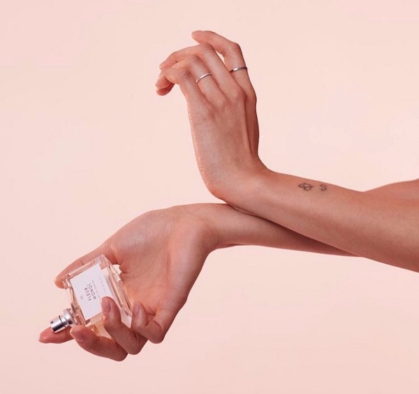 适合夏天的清冽淡雅香水,适合夏天用的经典香水推荐