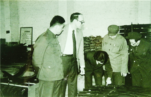 老张店斜马路上走出的小巨人