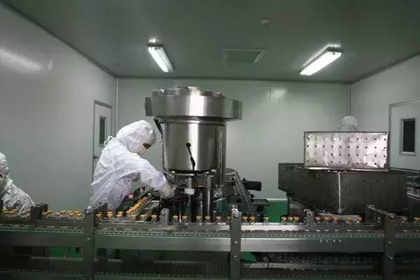 从民警到副所长,从民警到囚犯的故事