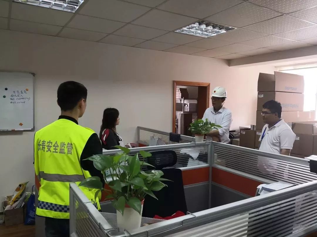 安全生产月安全宣传进社区,各社区开展安全生产月系列活动