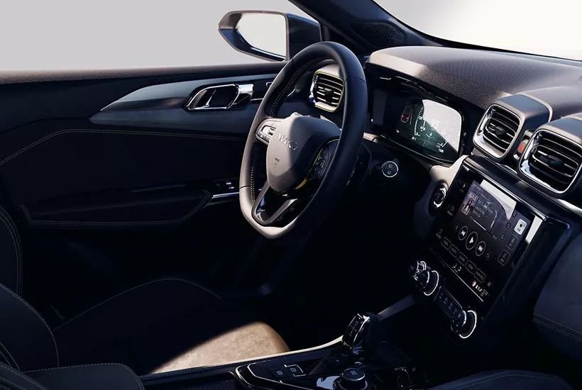 领克031.5t三缸混动,领克03怎么样四缸