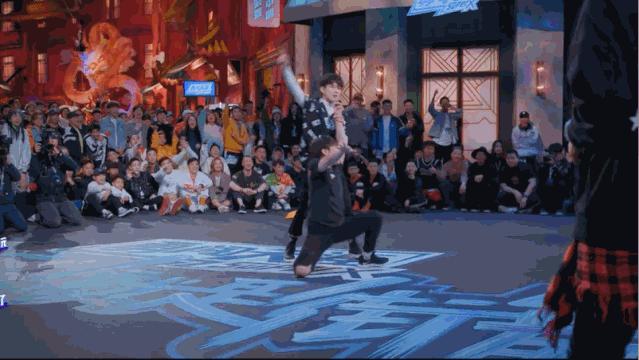 好久没看过这么炸裂的动画,国产综艺都这么劲爆吗