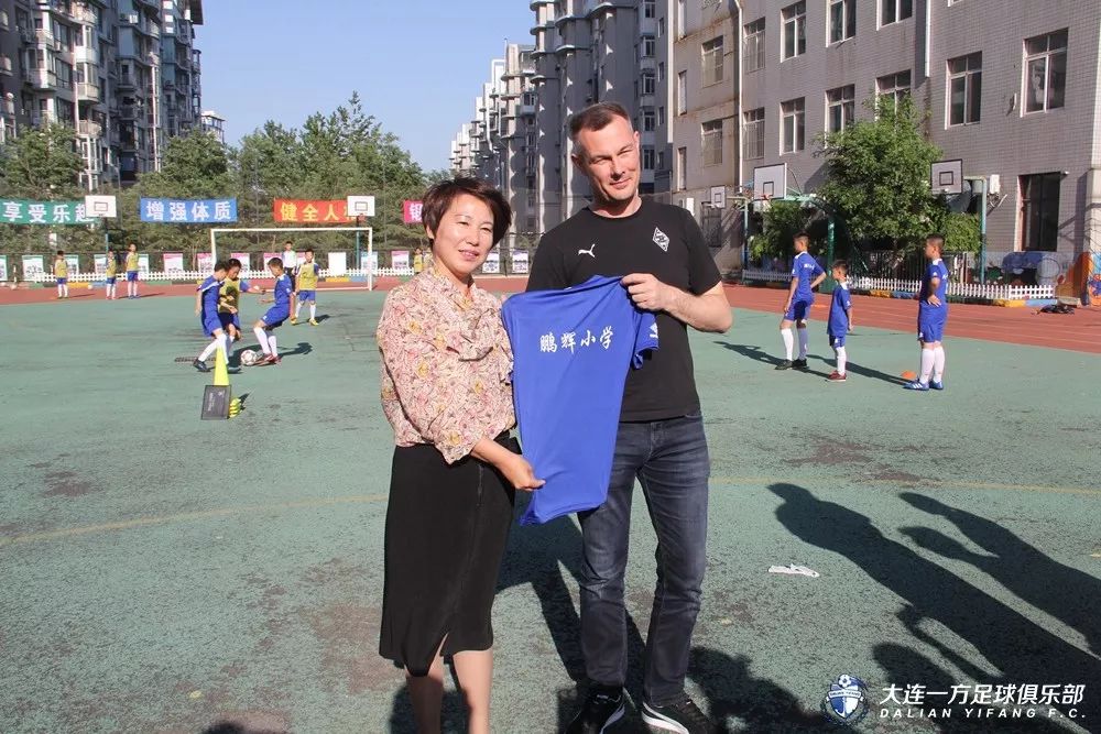 「蓝·青训」专家团完成10所基地校考察城市足球底蕴助力发展