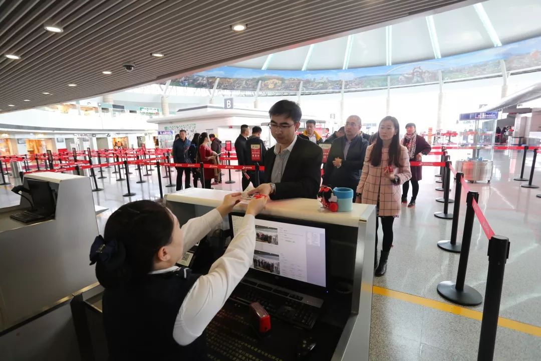 鄂尔多斯机场还用取票吗,鄂尔多斯机场能用临时乘机不