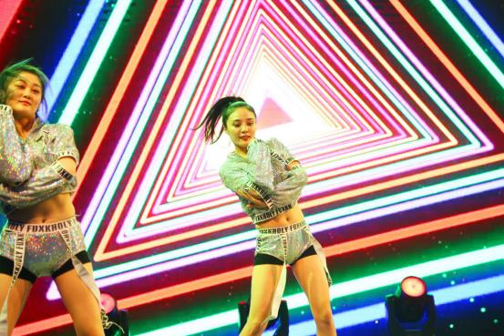 “山川神秀,心的旅程”——第七届银座“任你游免费搬”焕新启幕